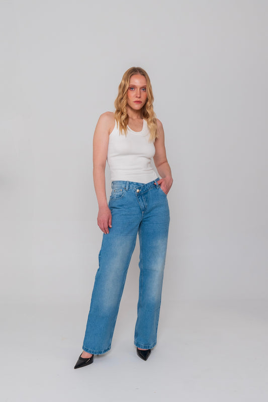 Criss-cross Jeans
