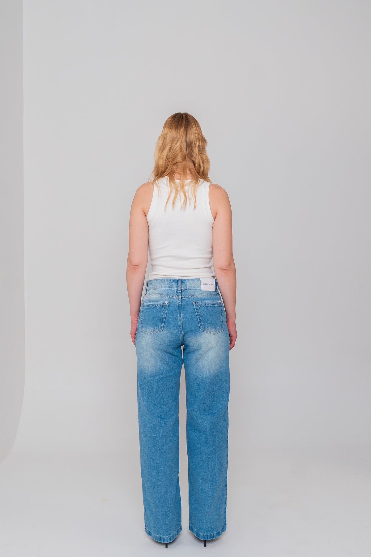 Criss-cross Jeans