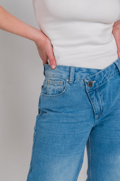 Criss-cross Jeans
