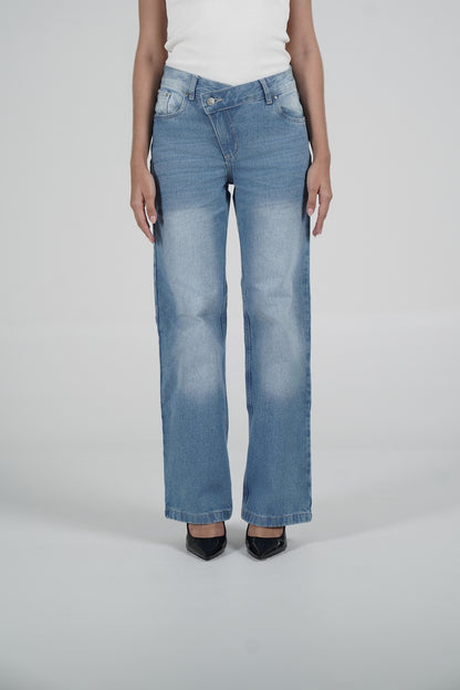 Criss-cross Jeans