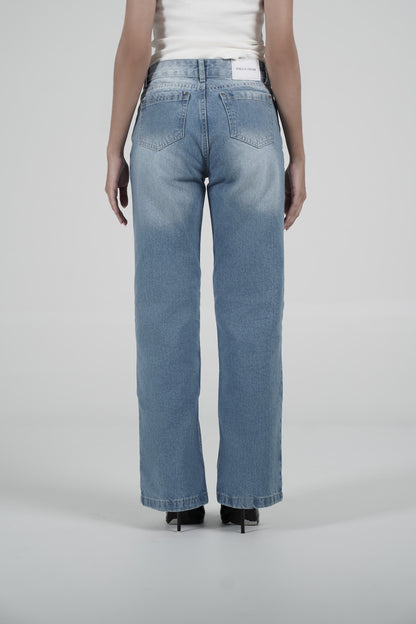 Criss-cross Jeans